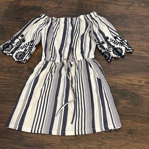 Navy blue straplesss dress